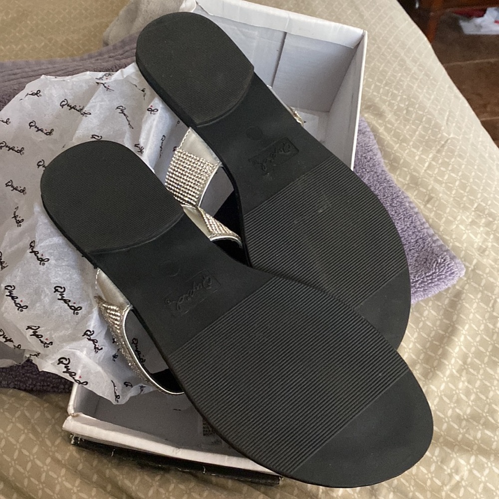NEW SANDALS - Picture 2 of 3